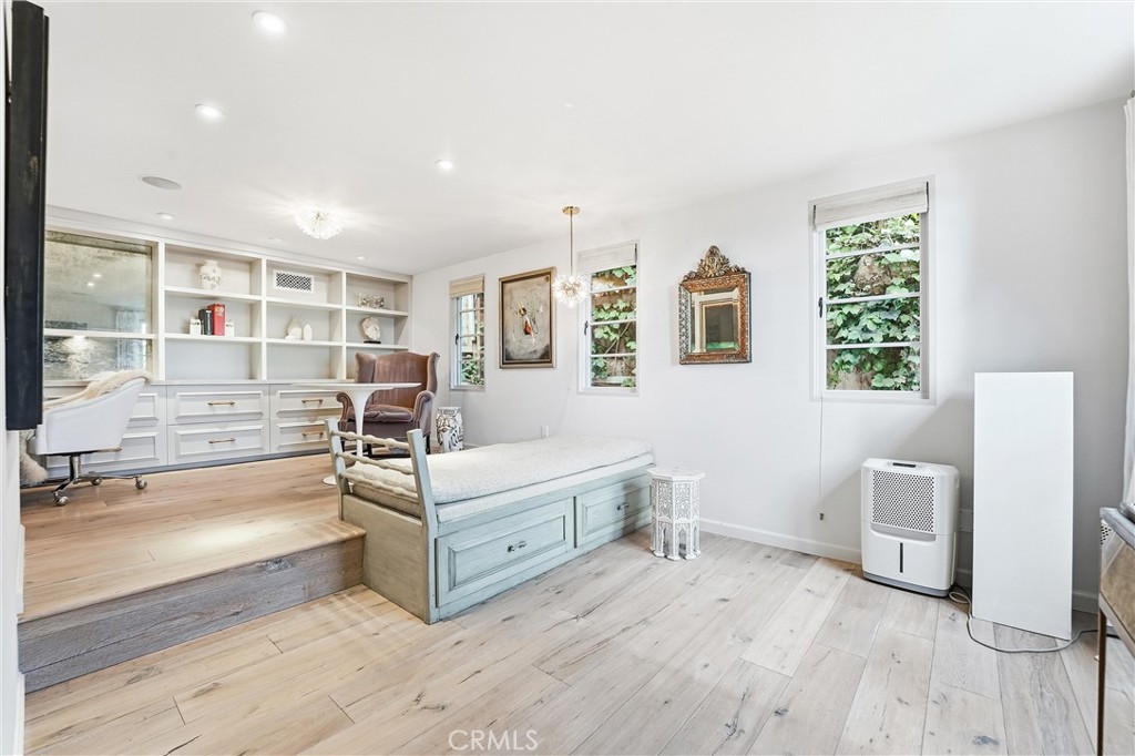 260 High Property Photo 27