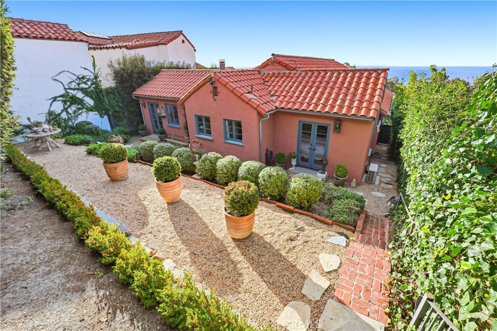260 High Property Photo 29