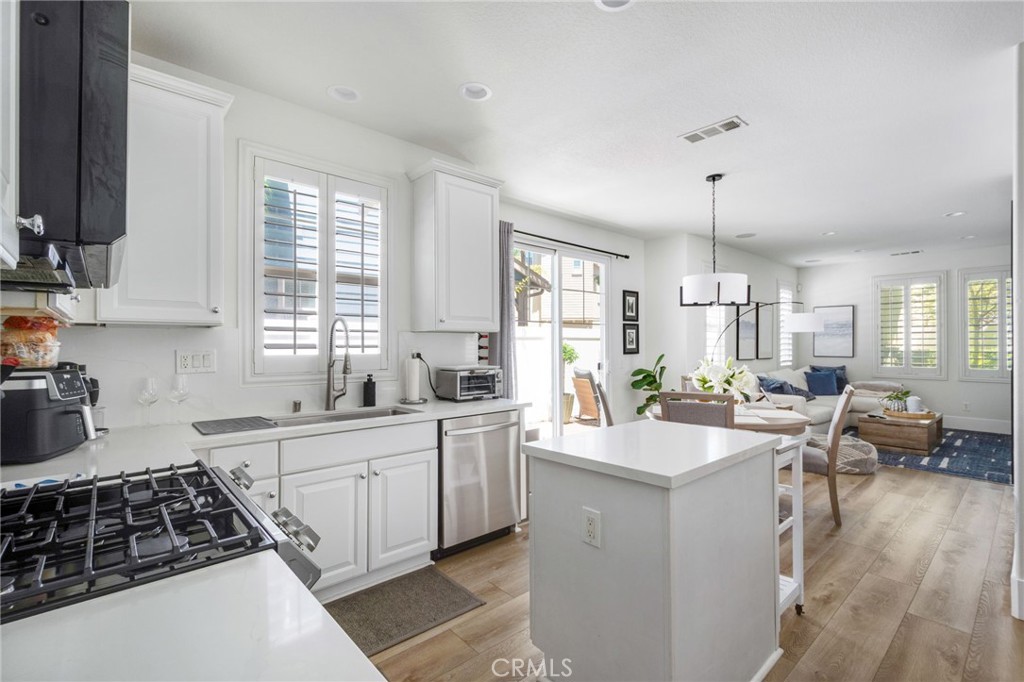 24 Thorp Spring Property Photo 8