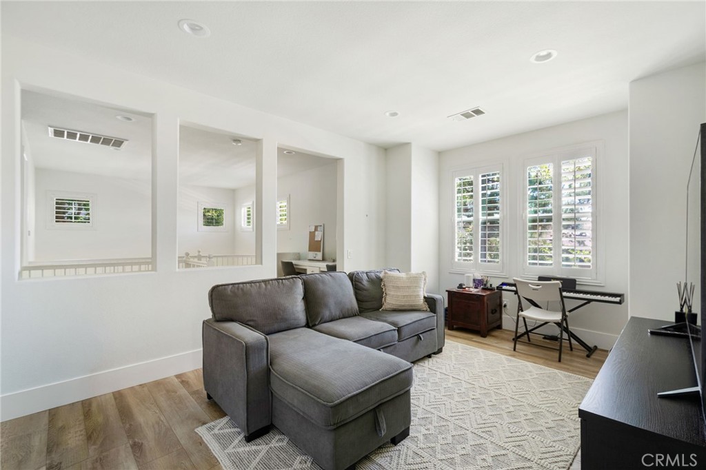 24 Thorp Spring Property Photo 23