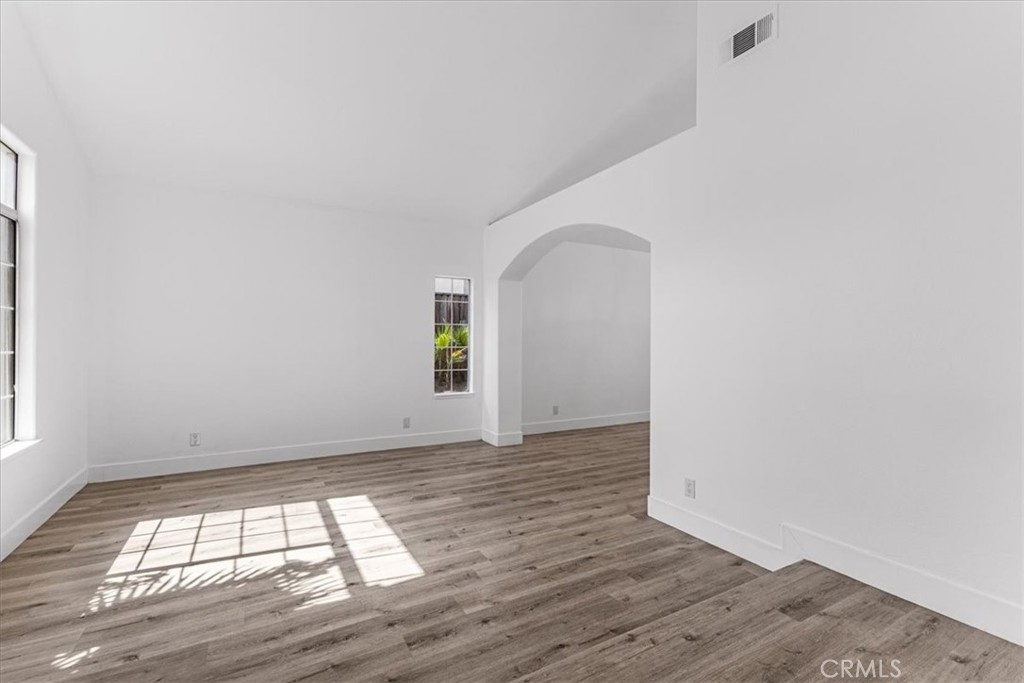 718 Saint Helena Property Photo 4