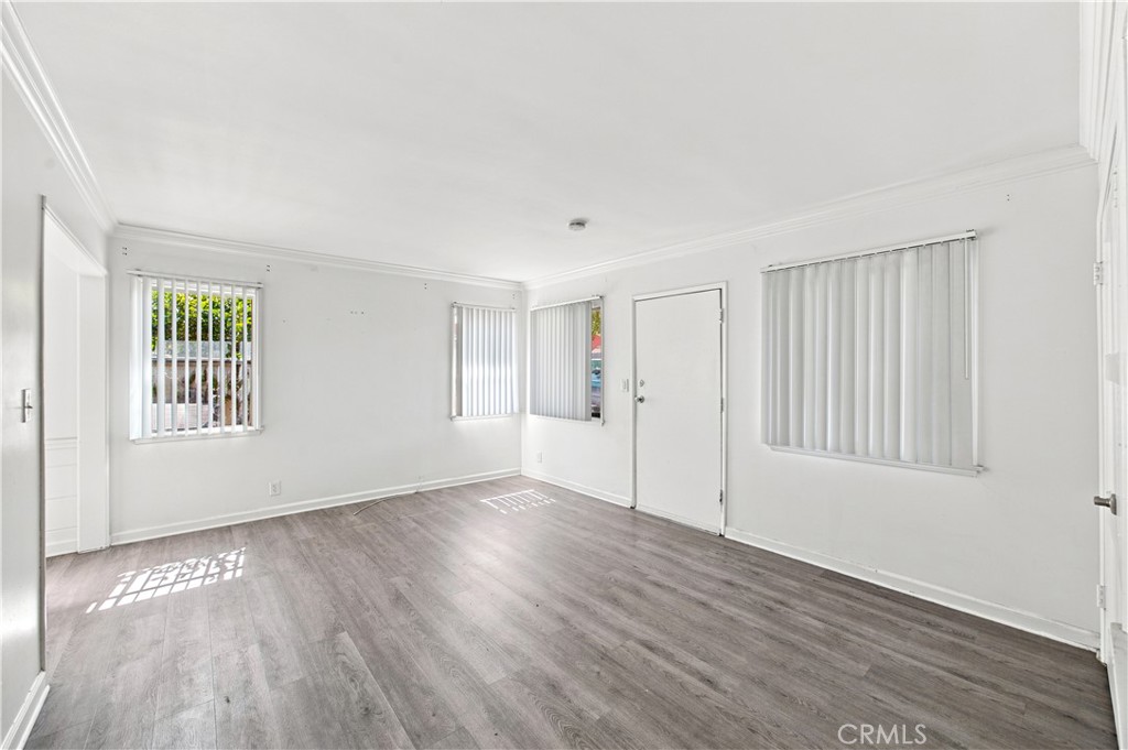 823 N Madison Avenue Property Photo 6