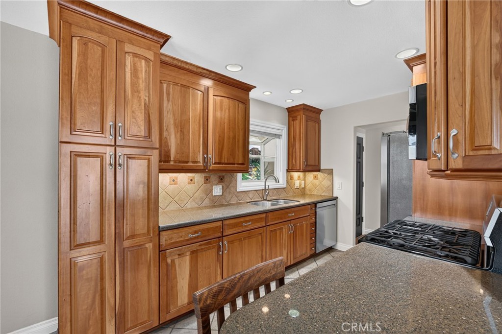 5051 Sisson Drive Property Photo 8