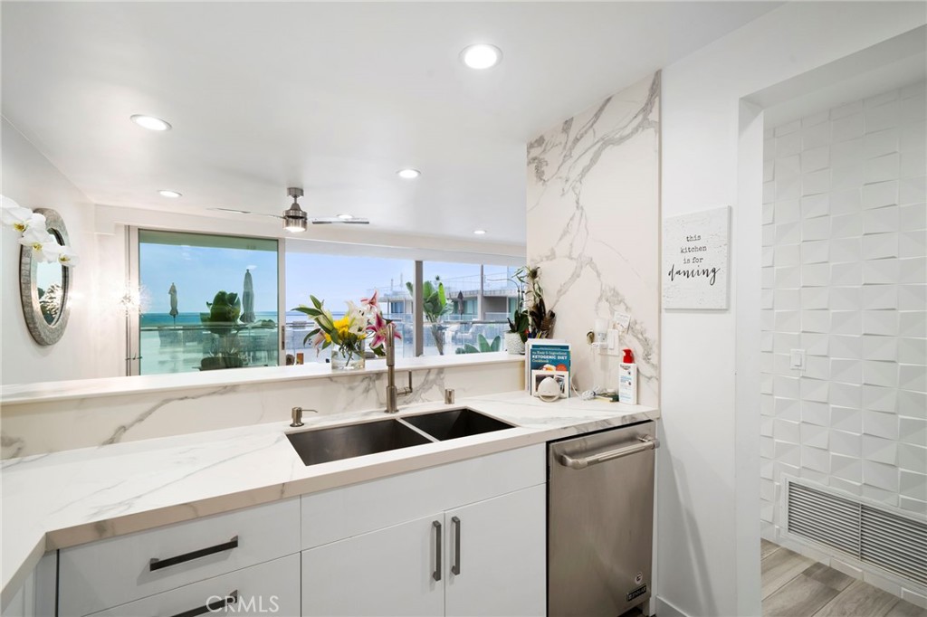 1585 S Coast 47 Property Photo 11