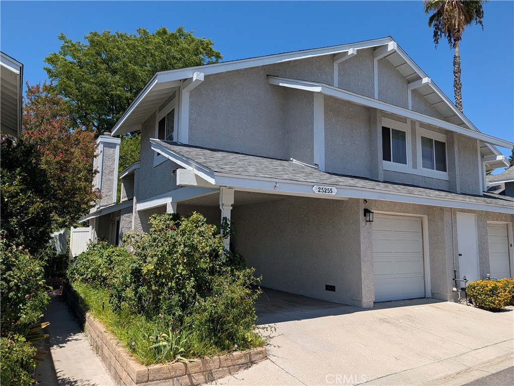 25255 Avenida Dorena Property Photo 3