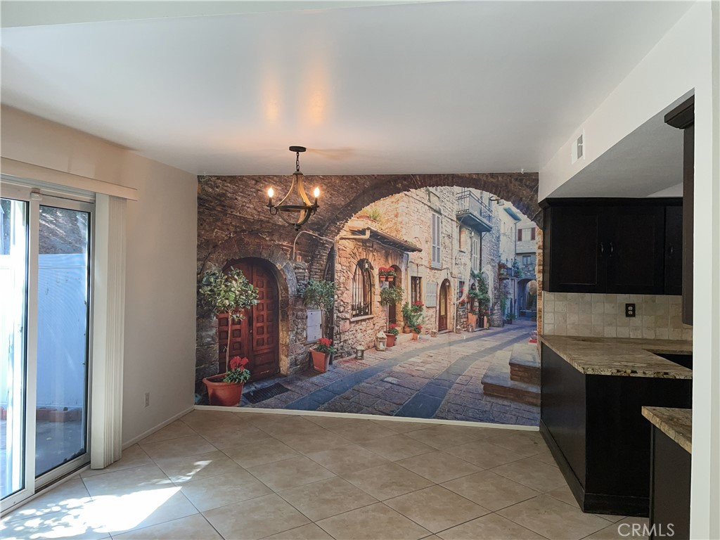 25255 Avenida Dorena Property Photo 6