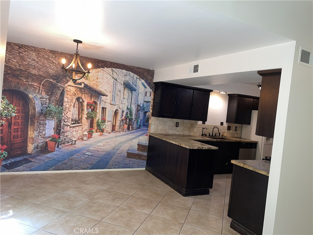 25255 Avenida Dorena Property Photo 7