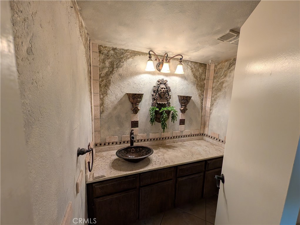 25255 Avenida Dorena Property Photo 12