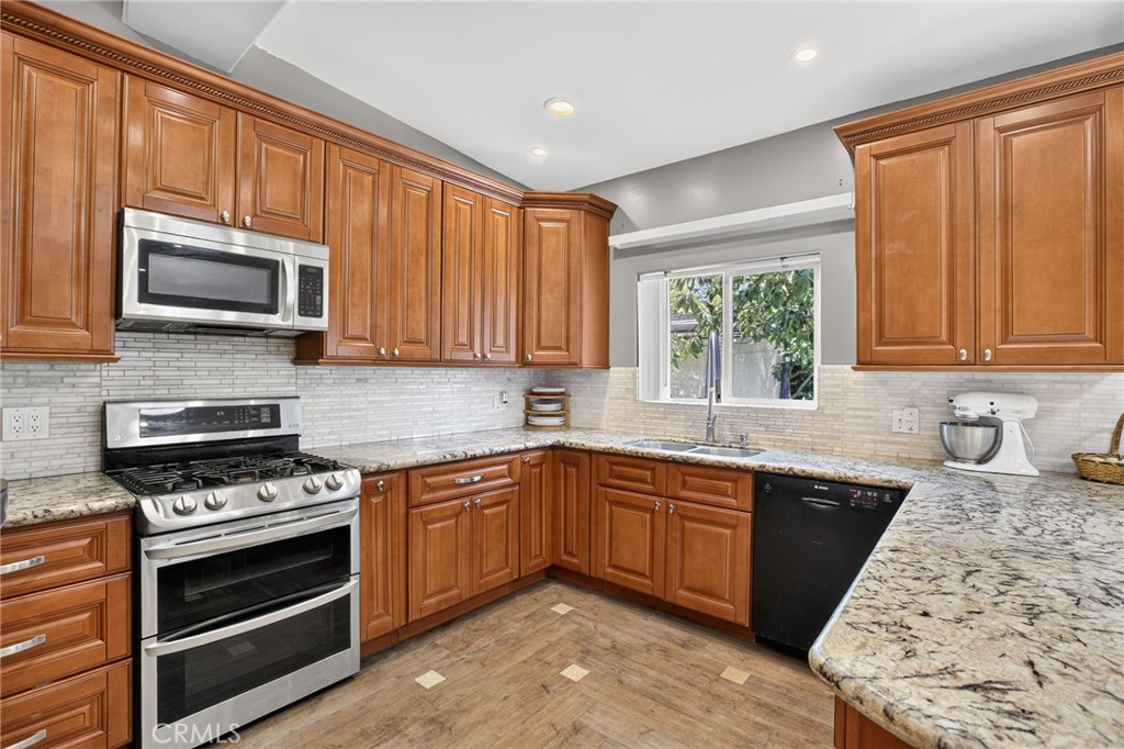 15733 Walbrook Property Photo 10