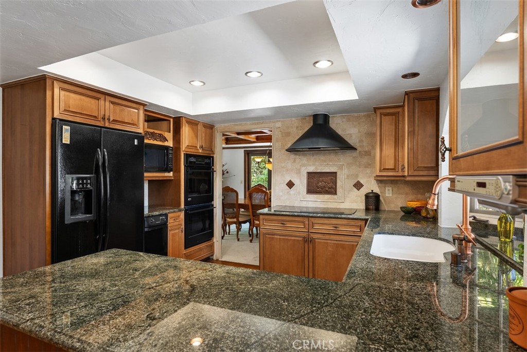 1632 Se Skyline Drive Property Photo 9