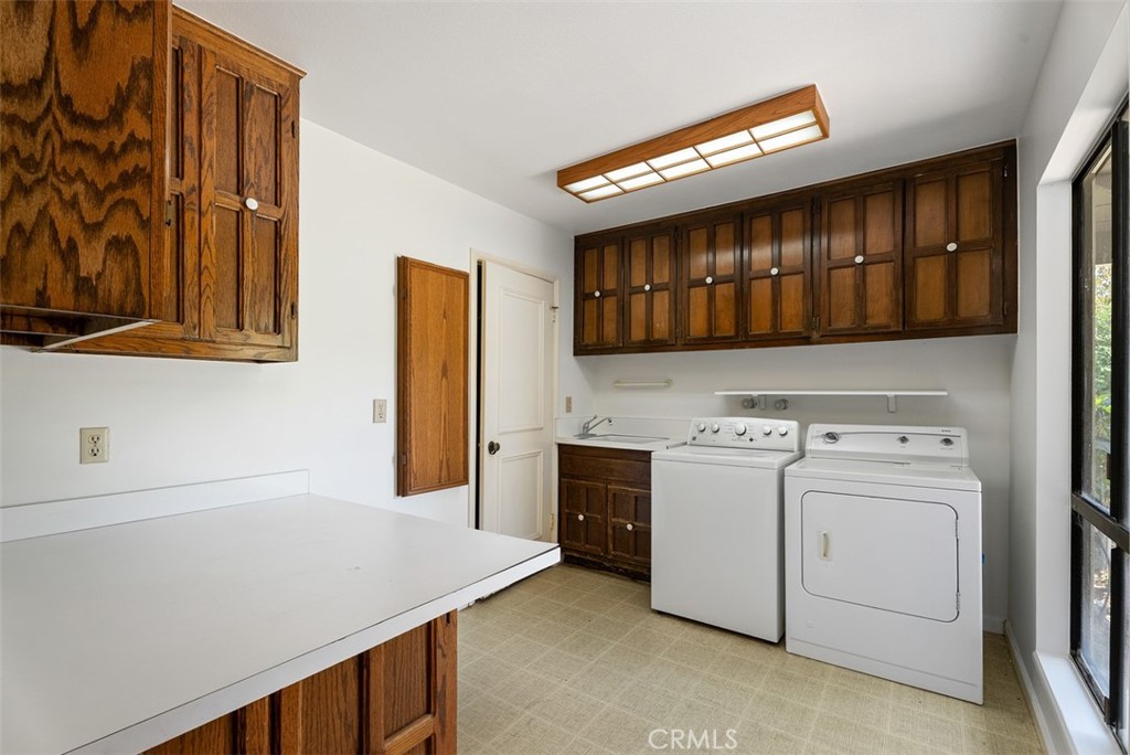 1632 Se Skyline Drive Property Photo 13