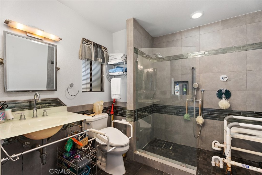 1632 Se Skyline Drive Property Photo 20