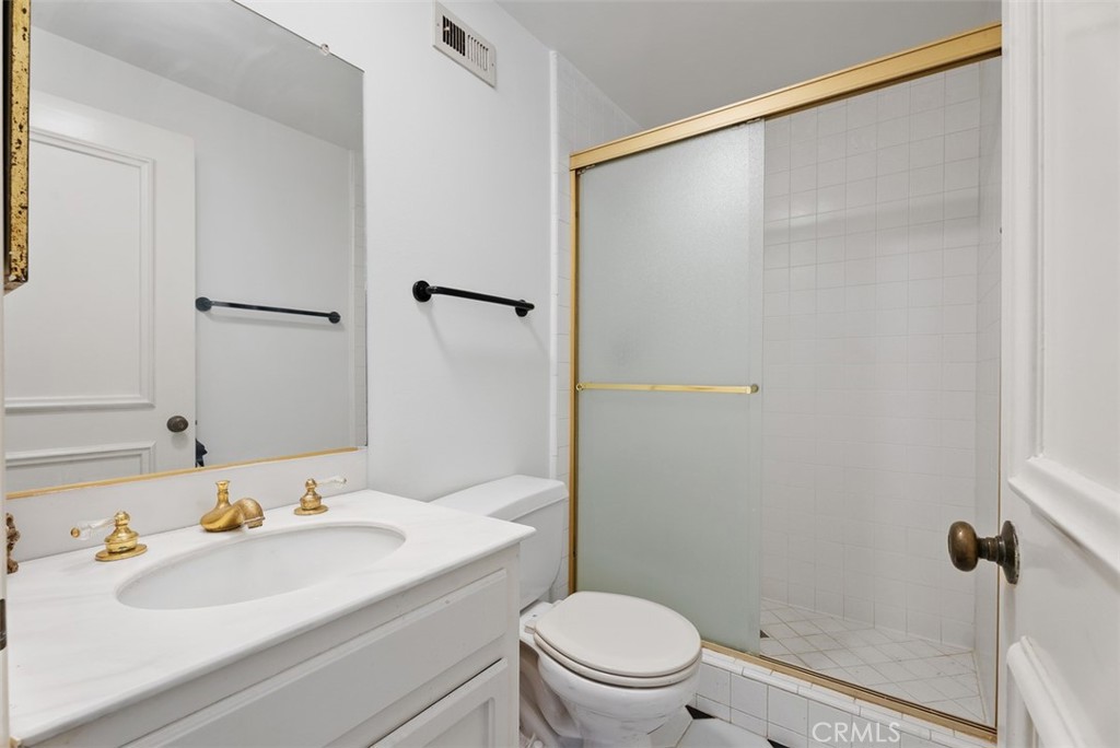 1632 Se Skyline Drive Property Photo 26