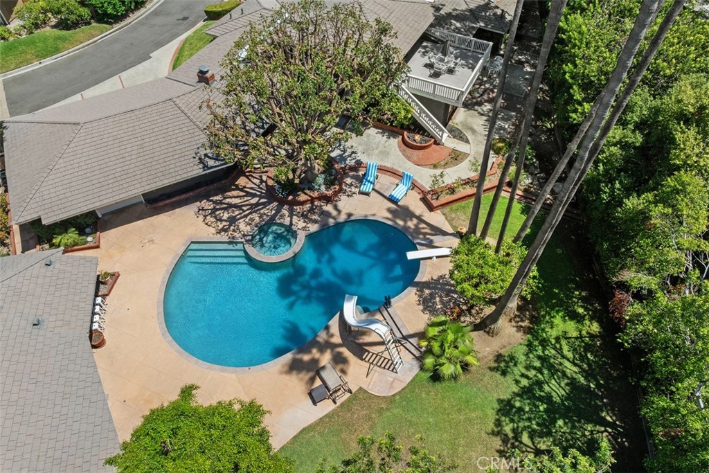 1632 Se Skyline Drive Property Photo 48