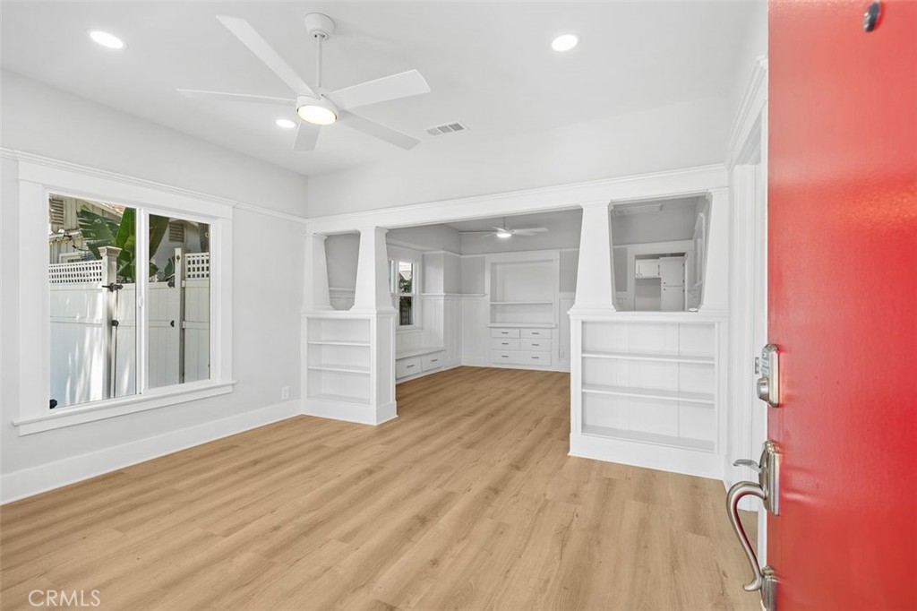 5062 Center Property Photo 5