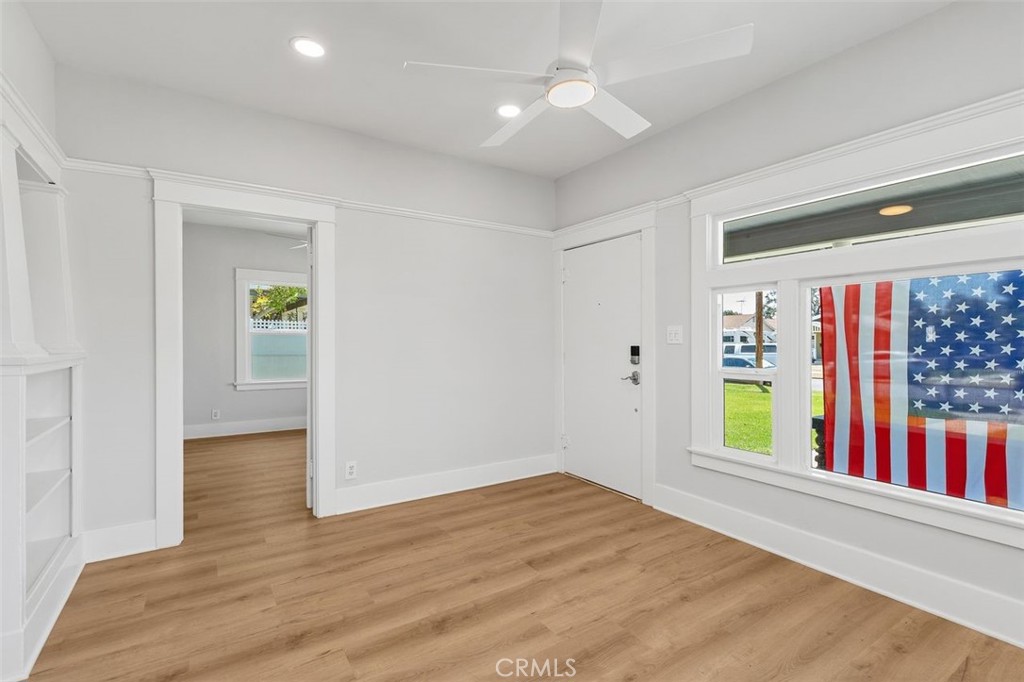 5062 Center Property Photo 6