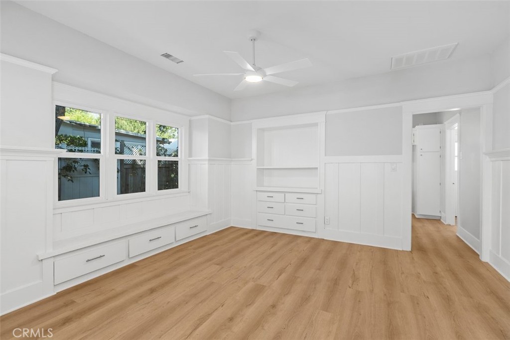 5062 Center Property Photo 11