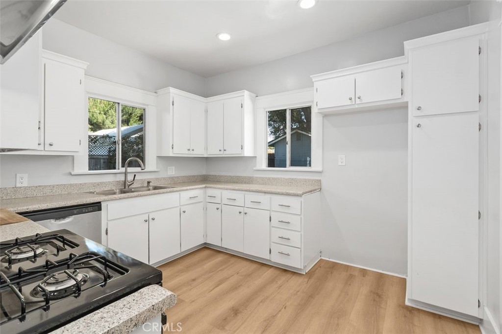 5062 Center Property Photo 26