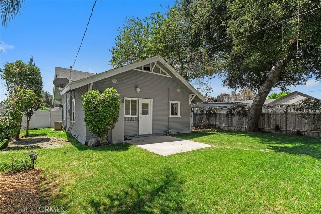 5062 Center Property Photo 27