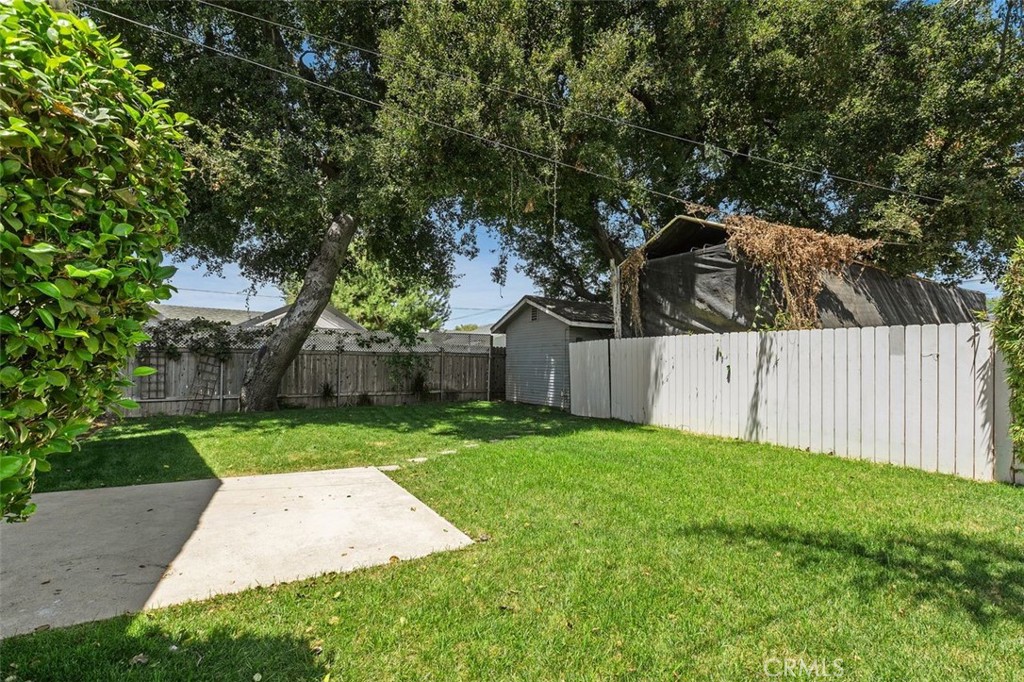 5062 Center Property Photo 28