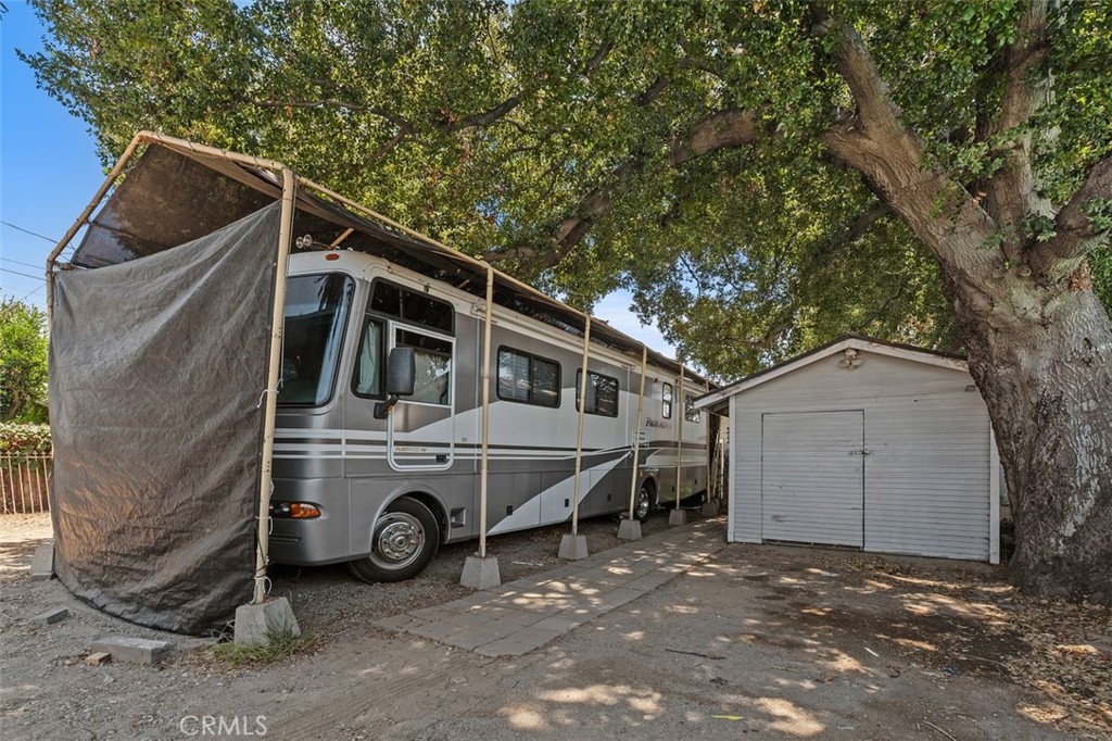 5062 Center Property Photo 30