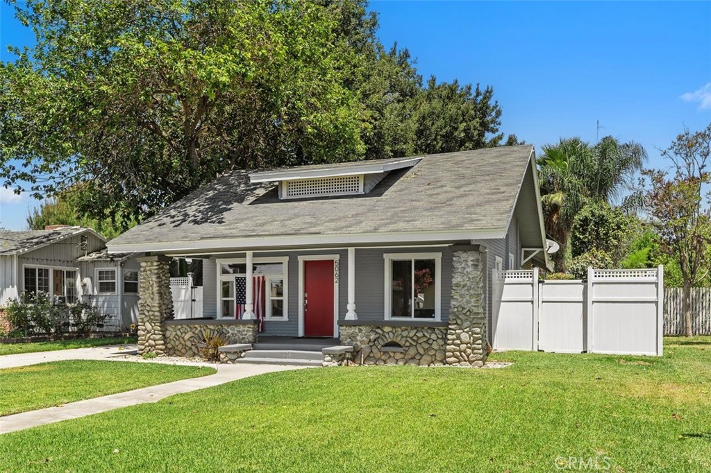 5062 Center Property Photo 33