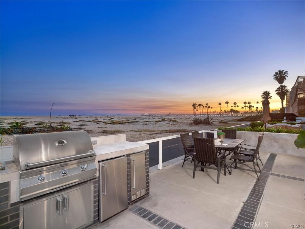 1119 E Balboa Boulevard A Property Photo 14