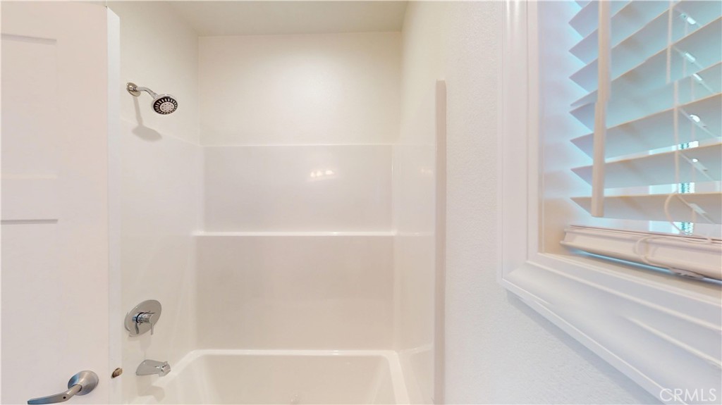 903 W 17th Street 24 Property Photo 13