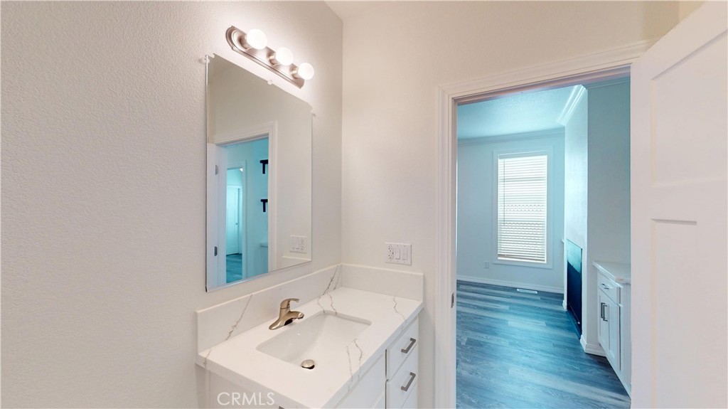 903 W 17th Street 24 Property Photo 14