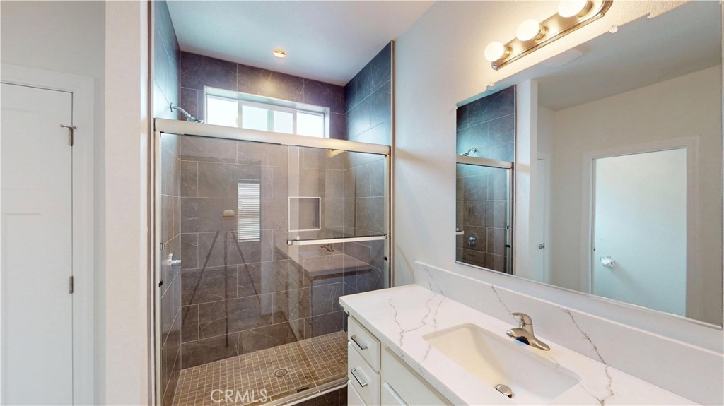 903 W 17th Street 24 Property Photo 23