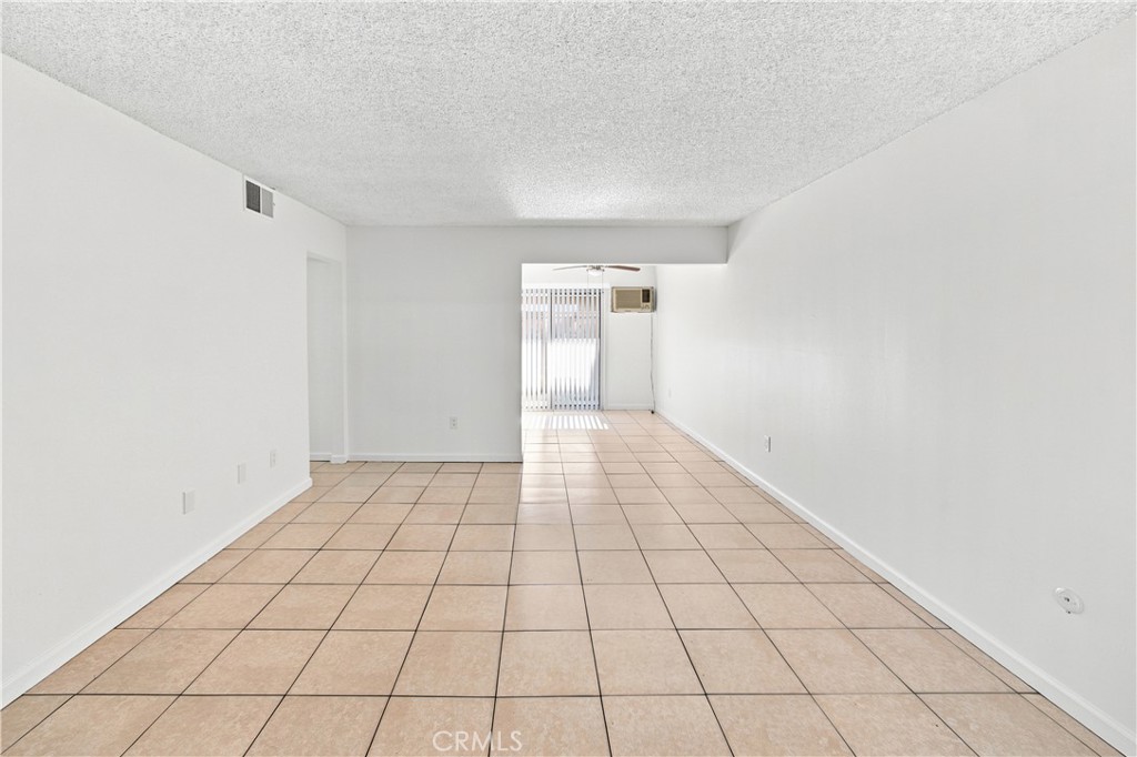 2337 E Omega Avenue Property Photo 6