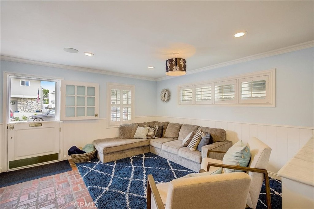 2128 Miramar Drive Property Photo 6