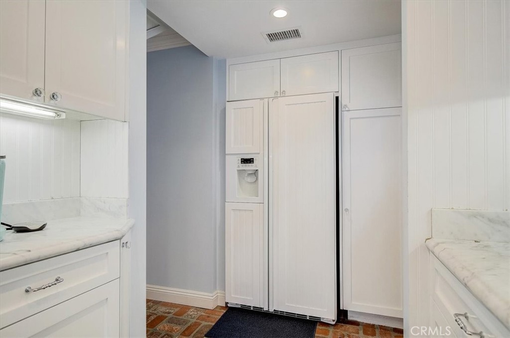 2128 Miramar Drive Property Photo 11