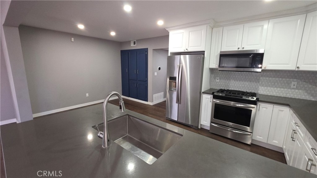 9840 Amsdell Property Photo 6
