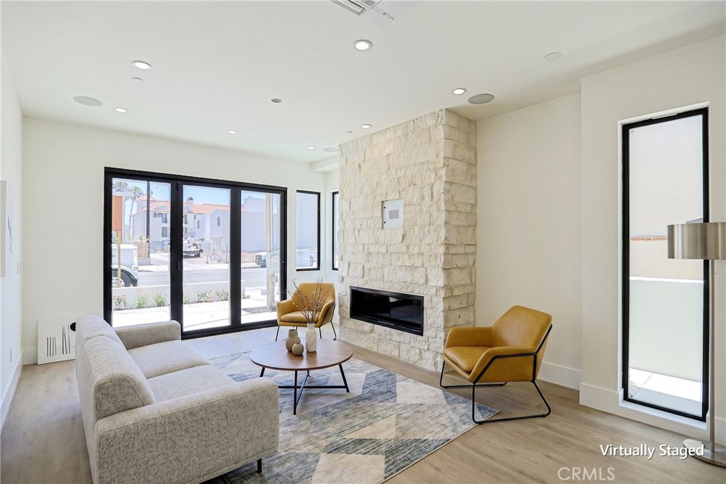 109 9th Property Photo 2