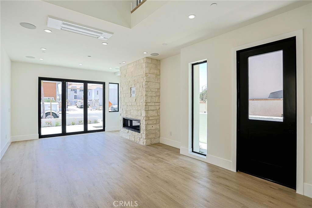 109 9th Property Photo 28