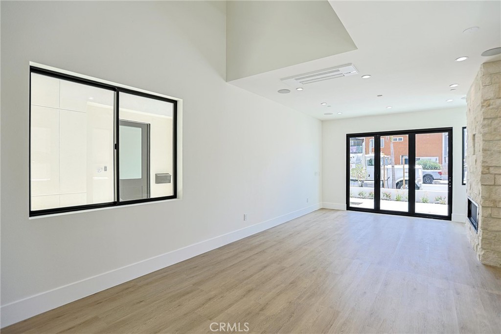 109 9th Property Photo 31