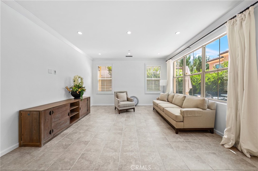 180 Frontier Property Photo 2
