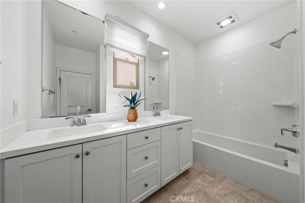 180 Frontier Property Photo 12