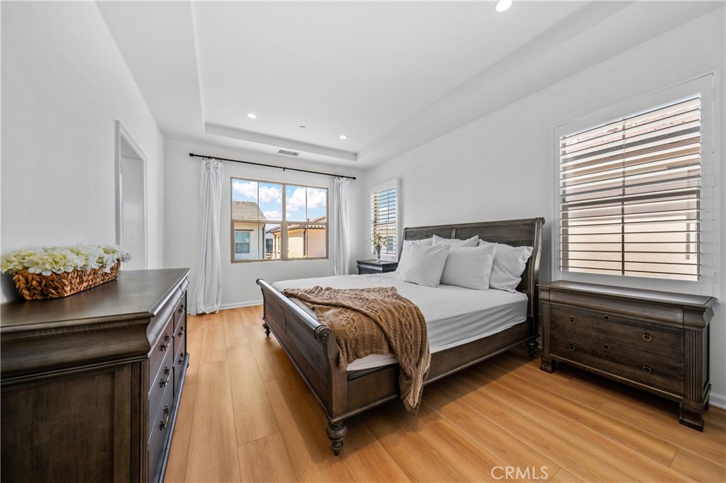 180 Frontier Property Photo 16