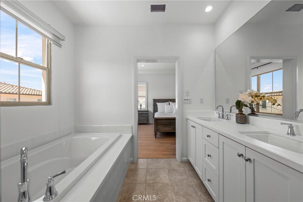 180 Frontier Property Photo 19