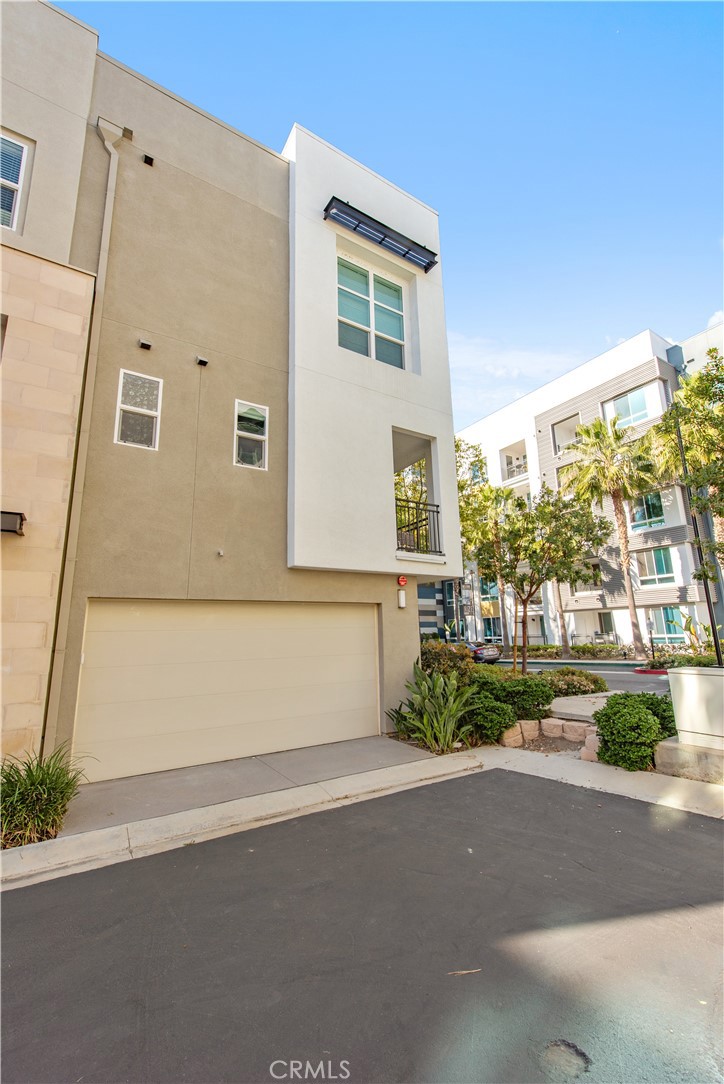 2208 Synergy Property Photo 21