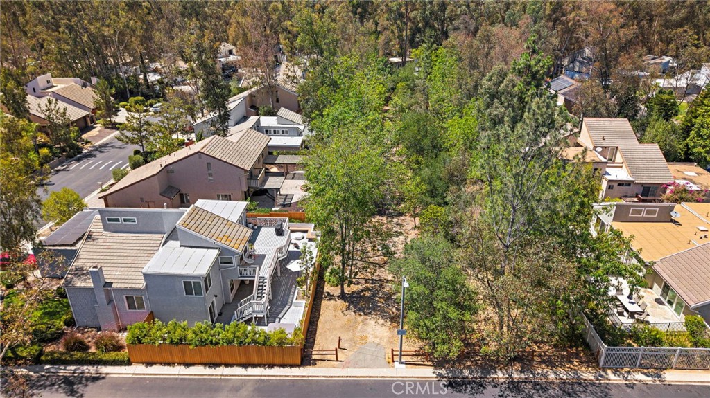 25072 Castlewood Property Photo 8