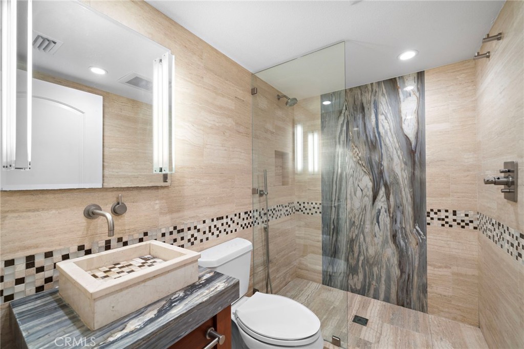 25072 Castlewood Property Photo 14