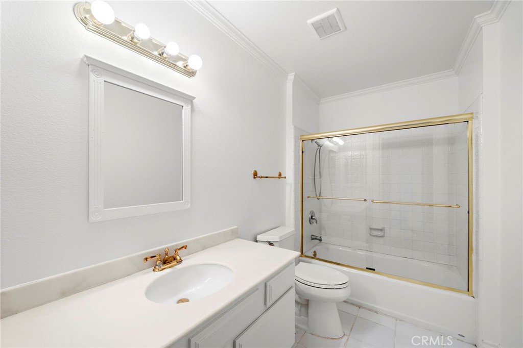 25072 Castlewood Property Photo 20