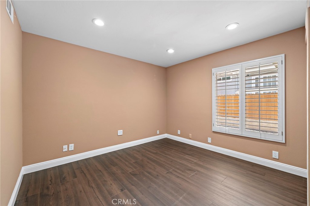 25072 Castlewood Property Photo 22