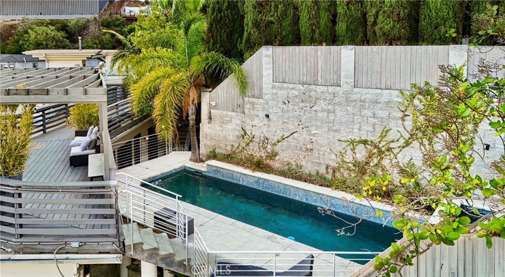 8827 Evanview Property Photo 8