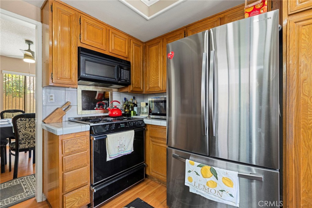 8472 Deepview Drive Property Photo 7