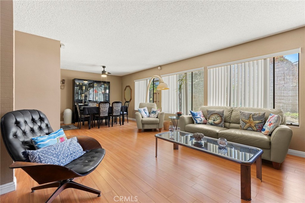 8472 Deepview Drive Property Photo 10