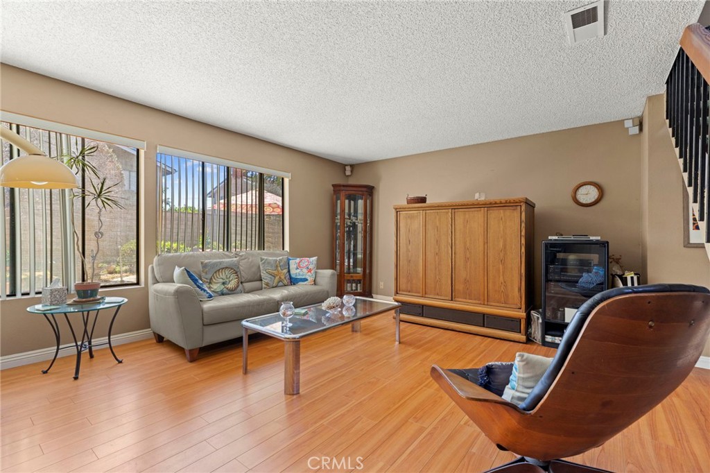 8472 Deepview Drive Property Photo 11